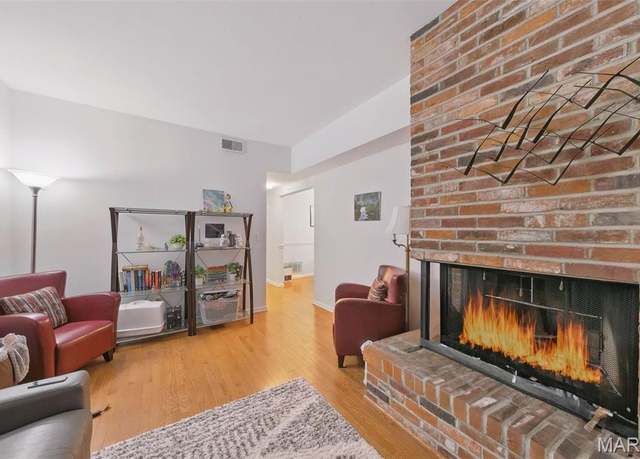 Property at 4500 Mcpherson Ave Unit 2W, St Louis, MO 63108, 2 beds, 1 bath