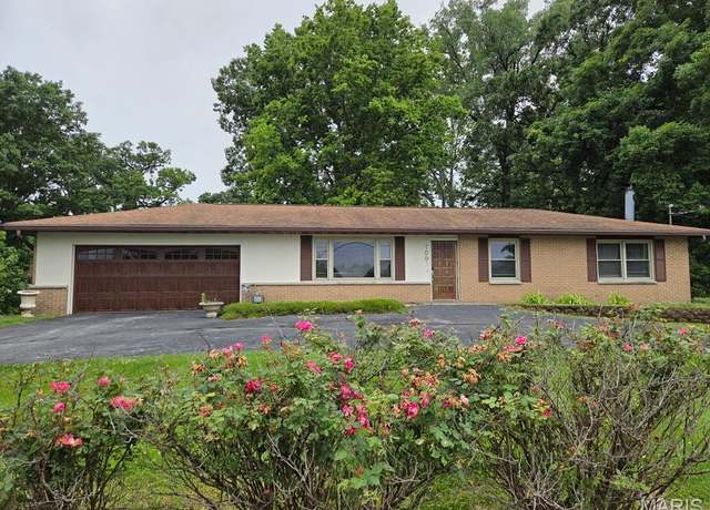 Property at 709 Stamper Ln, Godfrey, IL 62035, 4 beds, 2 baths