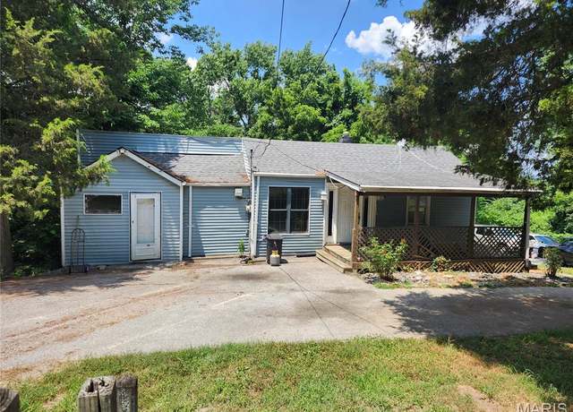 Property at 645 Hill Rd, Caseyville, IL 62232, 3 beds, 2 baths