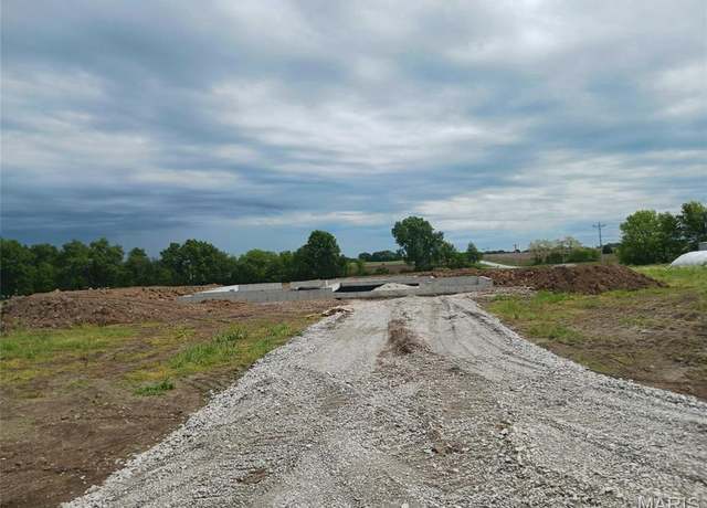Property at 104 Tick Rd, Silex, MO 63377, 3 beds, 2 baths