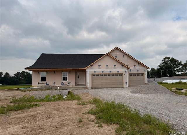Property at 104 Tick Rd, Silex, MO 63377, 3 beds, 2 baths