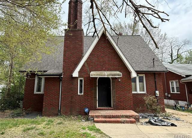Property at 1548 Highland Ave, Alton, IL 62002, 2 beds, 1 bath