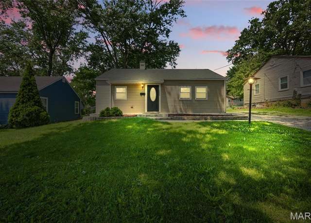 Property at 7825 Delmont St, St Louis, MO 63123, 2 beds, 1 bath