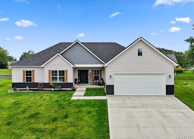 Property at 10577 Village Ln, Foristell, MO 63348, 4 beds, 2.5 baths