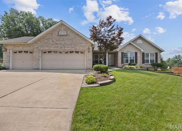 Property at 5046 Castle Douglas Dr, St Peters, MO 63304, 3 beds, 2 baths