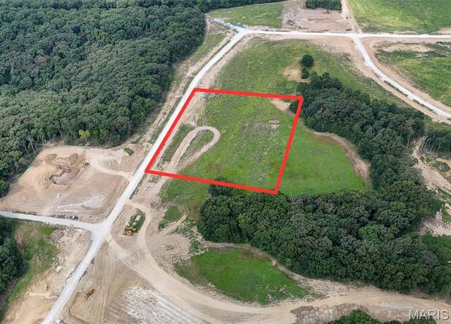 Property at 408 Stones Throw Ct, Defiance, MO 63341
