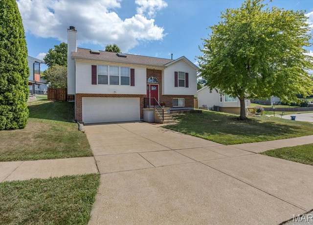 Property at 5568 Oakville Heights Ct, St Louis, MO 63129, 3 beds, 2 baths