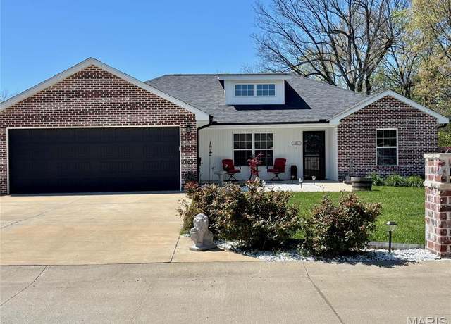 Property at 11 Paradise St, Benton, MO 63736, 3 beds, 2 baths