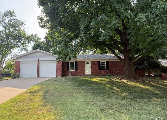 Property at 611 Amber Jack Dr, Ballwin, MO 63021, 3 beds, 2 baths