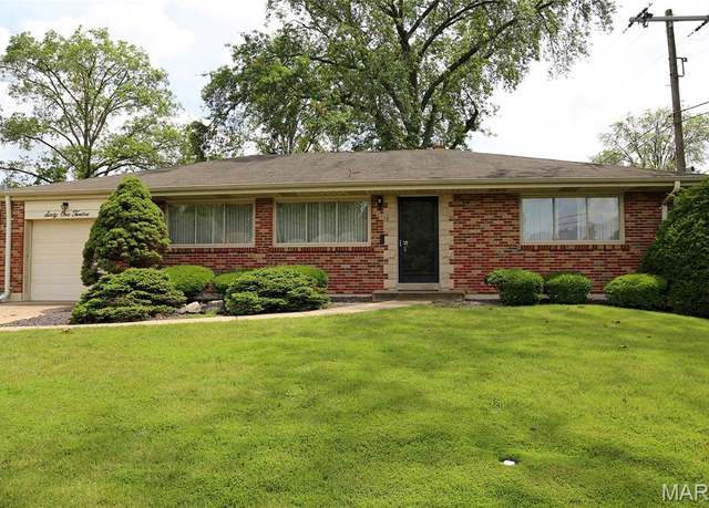 Property at 6112 Deerwood Dr, St Louis, MO 63123, 2 beds, 2.5 baths