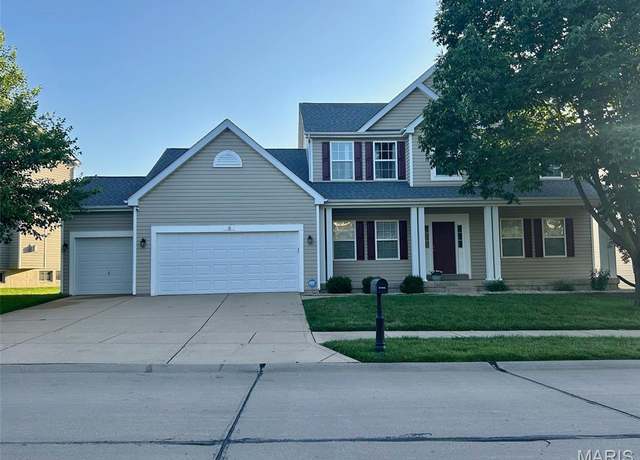 Property at 18 Fountainview Dr, St Charles, MO 63303, 4 beds, 2.5 baths