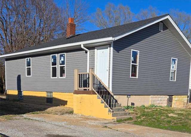 Property at 3125 Louisiana Blvd, East St Louis, IL 62205, 2 beds, 1 bath