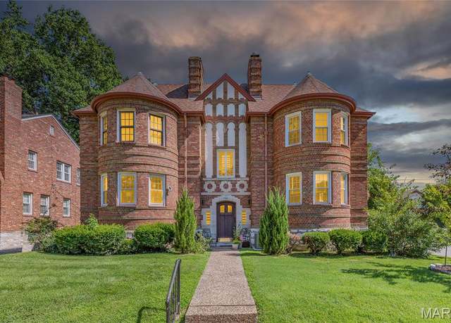 Property at 7801 Delmar Blvd Unit 2W, University City, MO 63130, 2 beds, 1 bath