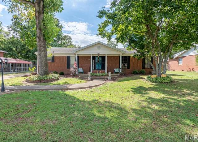 Property at 1423 Woodland, Poplar Bluff, MO 63901, 3 beds, 2 baths