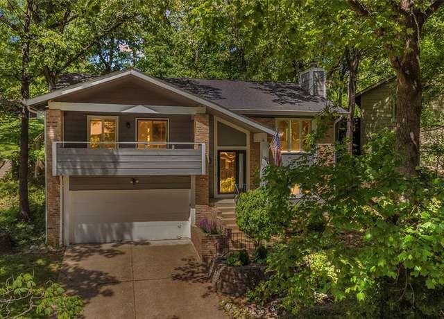 Property at 1417 Autumn Leaf Dr, Ballwin, MO 63021, 2 beds, 3 baths