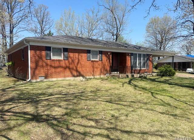 Property at 2101 Meadows Rd, Poplar Bluff, MO 63901, 3 beds, 2 baths