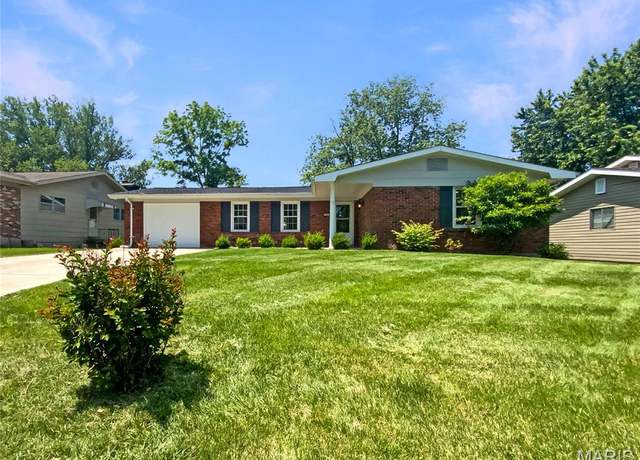 Property at 313 Pralle Ln, St Charles, MO 63303, 3 beds, 2 baths