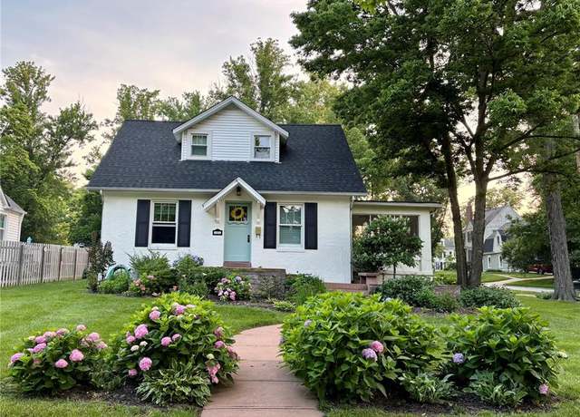 Property at 401 W Madison Ave, Kirkwood, MO 63122, 3 beds, 3 baths