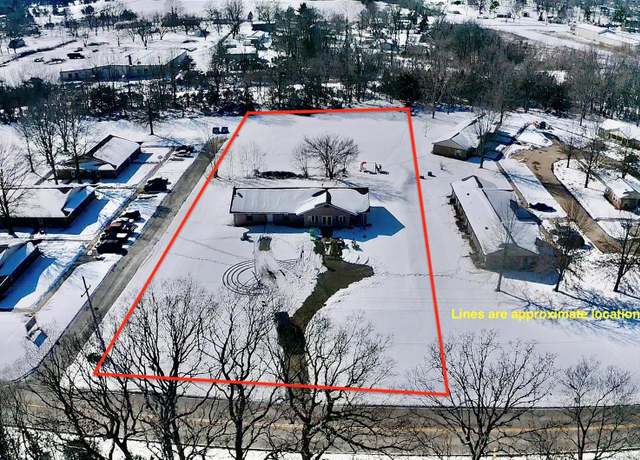 Property at 453 Cedar St, Bismarck, MO 63624, 4 beds, 2 baths