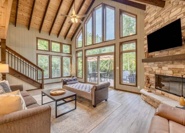 Property at 2907 Valley View Dr, Innsbrook, MO 63390, 3 beds, 2 baths