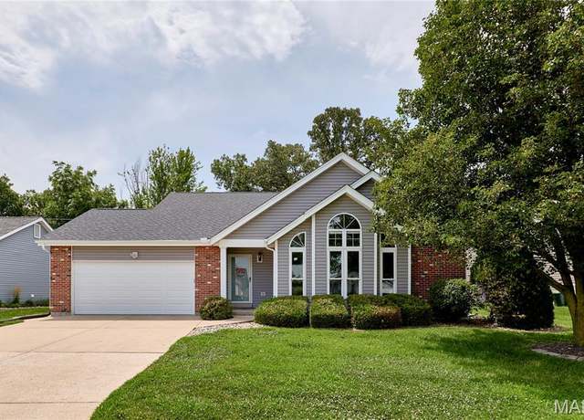 Property at 320 Birmingham Dr, O'fallon, MO 63366, 3 beds, 2.5 baths