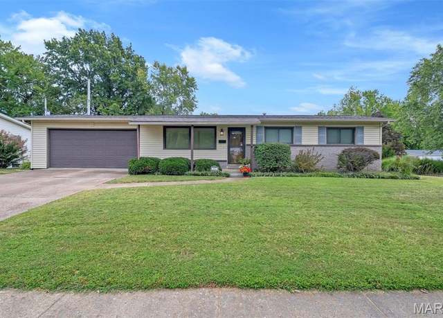 Property at 900 Gladiola Dr, Florissant, MO 63031, 3 beds, 1.5 baths