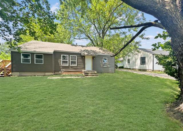 Property at 800 NW Capelle St, Grain Valley, MO 64029, 3 beds, 1 bath