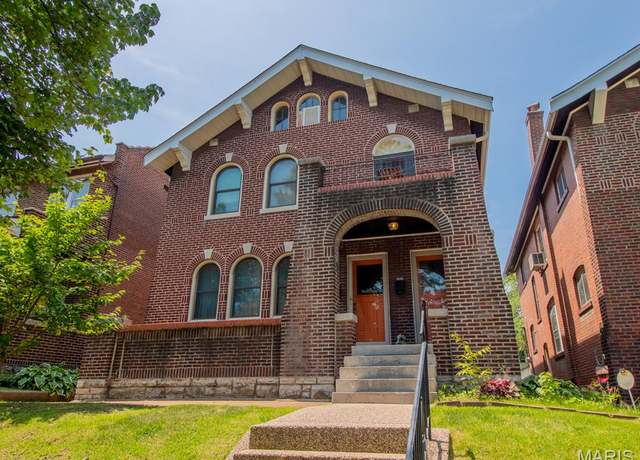Property at 3676 Dover Pl, St Louis, MO 63116, 6 beds, 3 baths