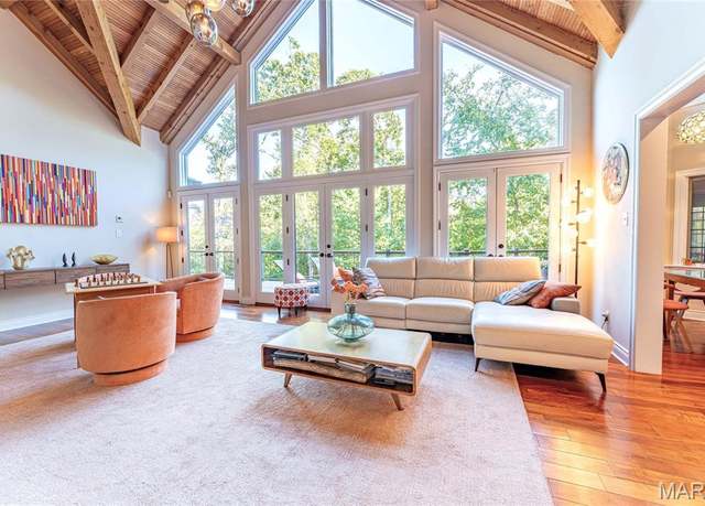 Property at 16 Holiday Ln, St Louis, MO 63131, 7 beds, 6.5 baths