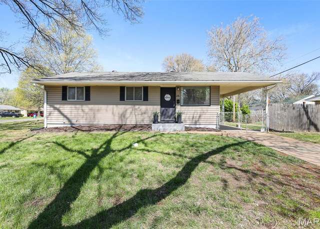 Property at 35 Florissant Park Dr, Florissant, MO 63031, 3 beds, 1.5 baths