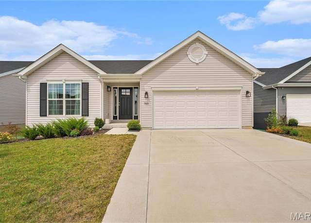 Property at 765 Creek View Dr, Fenton, MO 63026, 3 beds, 2 baths