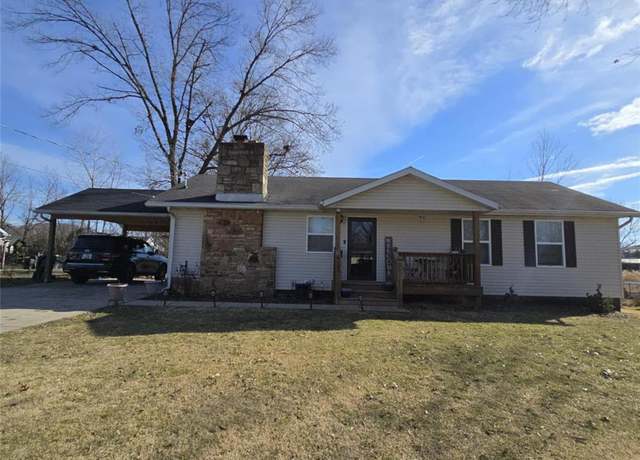 Property at 124 Hogan Ave, Pacific, MO 63069, 3 beds, 2 baths