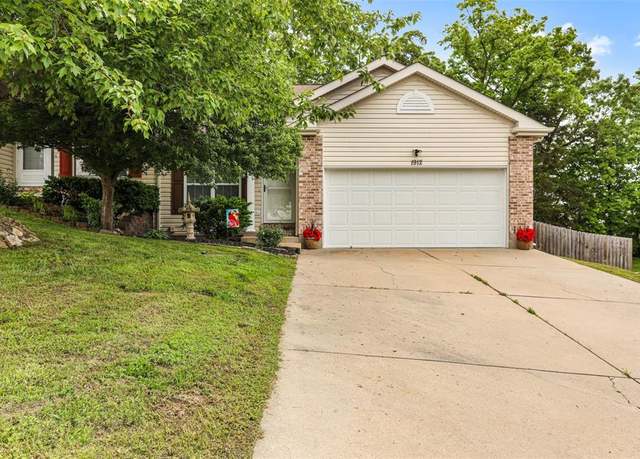 Property at 1912 Clark Dr, Washington, MO 63090, 2 beds, 3 baths