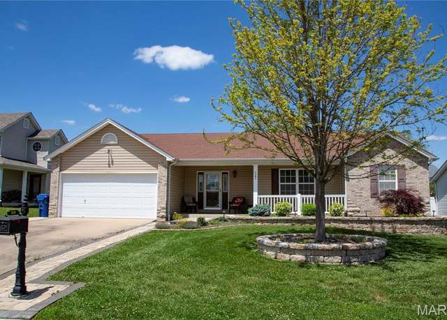 Property at 300 Glen Forest Dr, Troy, MO 63379, 3 beds, 2 baths
