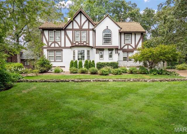 Property at 609 Sherwood Dr, Webster Groves, MO 63119, 5 beds, 4.5 baths