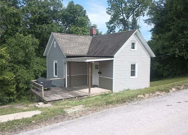 Property at 1418 Sierra St, Hannibal, MO 63401, 3 beds, 1.5 baths