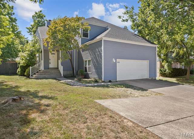 Property at 9810 Big Bend Blvd, Crestwood, MO 63122, 3 beds, 2.5 baths