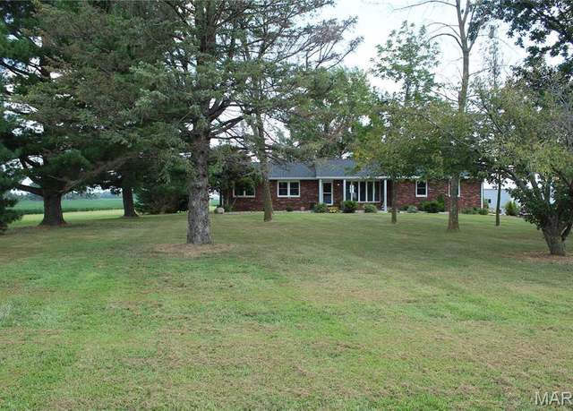 Property at 462 IL Route 127, Greenville, IL 62246, 3 beds, 2 baths