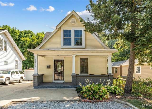 Property at 1705 S Rodgers Ave, Alton, IL 62002, 3 beds, 3 baths