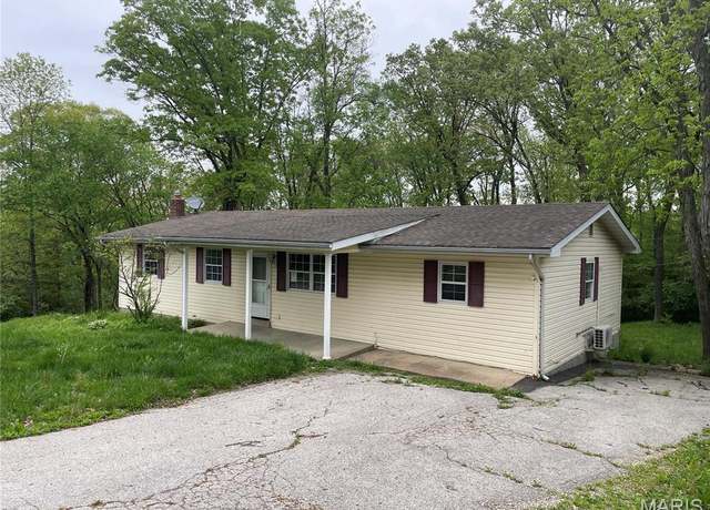 Property at 392 Daniels Estates Dr, Union, MO 63084, 4 beds, 2 baths