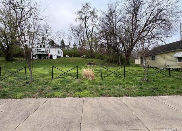 Property at 921 W Main St, Washington, MO 63090