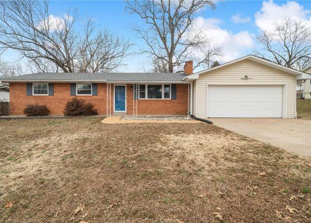 Property at 1800 Lawanda Dr, Cape Girardeau, MO 63701, 3 beds, 2 baths