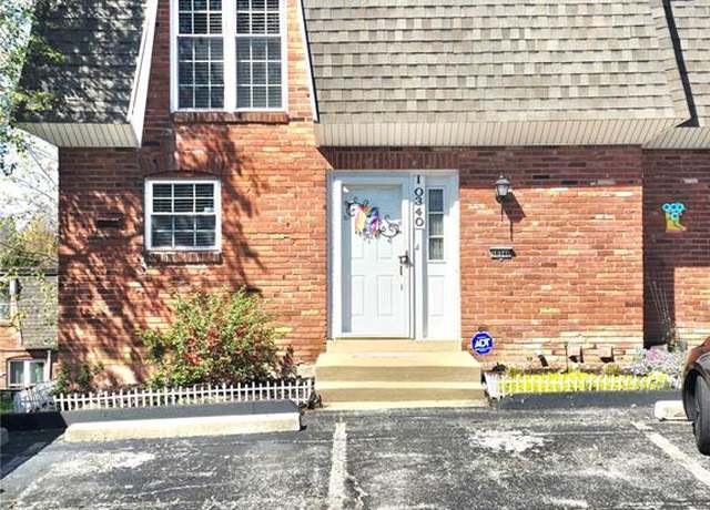 Property at 10340 Corbeil Dr, St Louis, MO 63146, 3 beds, 2.5 baths