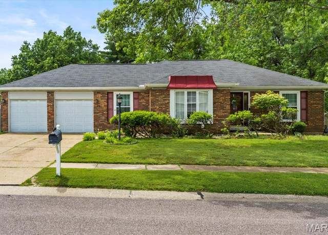 Property at 12155 Kingshead Dr, Florissant, MO 63033, 3 beds, 2 baths