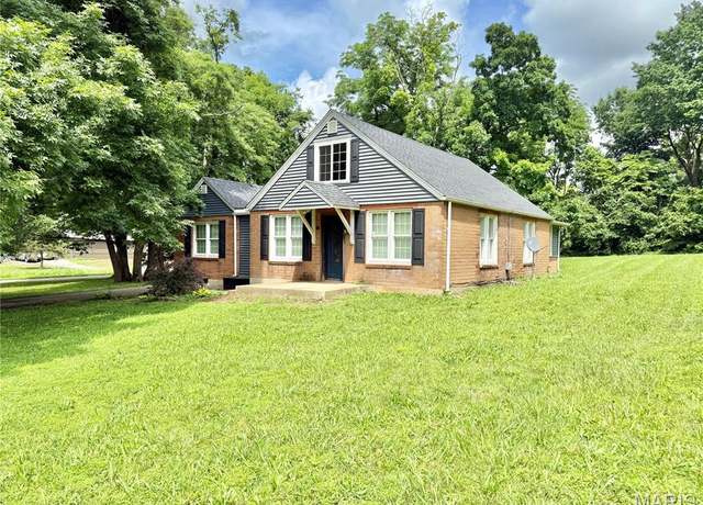 Property at 904 Vernon St, Farmington, MO 63640, 3 beds, 1 bath