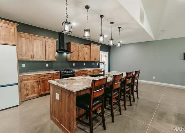 Property at 15135 Highway 28, Dixon, MO 65459, 4 beds, 3 baths