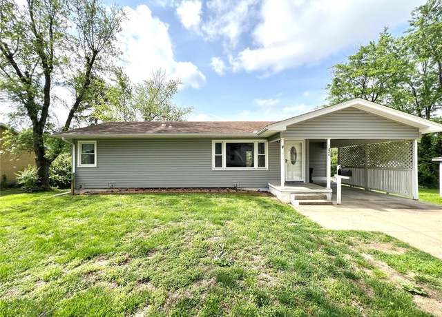 Property at 826 Middle St, Fulton, MO 65251