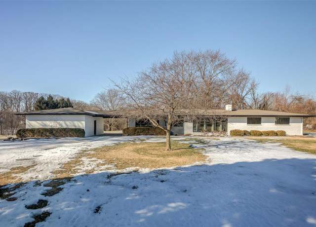 Property at 877 Troy Ofallon Rd, Troy, IL 62294, 4 beds, 3.5 baths