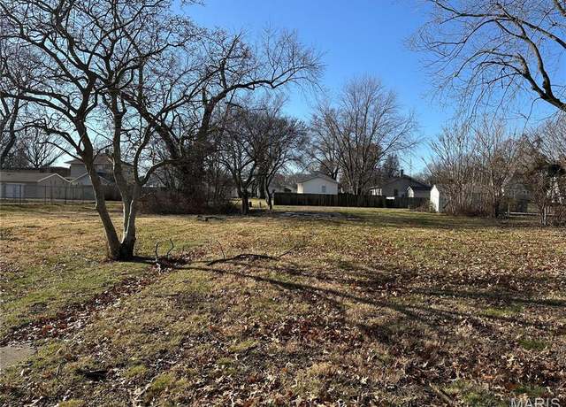Property at 907 N Montgomery, Litchfield, IL 62056