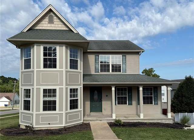 Property at 1 Somerfield Dr, Union, MO 63084, 5 beds, 3.5 baths